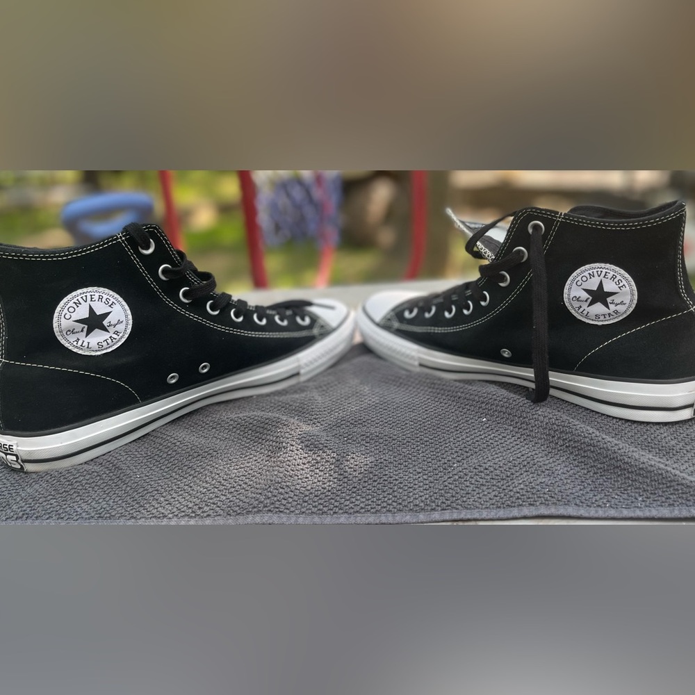 Black Suede Converse Cons, Men’s 11.5  Skate Boarding Ex. condition, worn twice